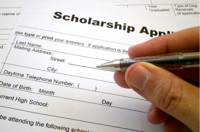 Who Can Proofread Your Scholarship Essays